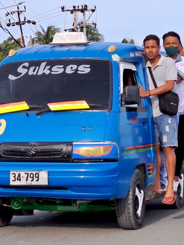 How to Ride a Microlet in&nbsp;Dili